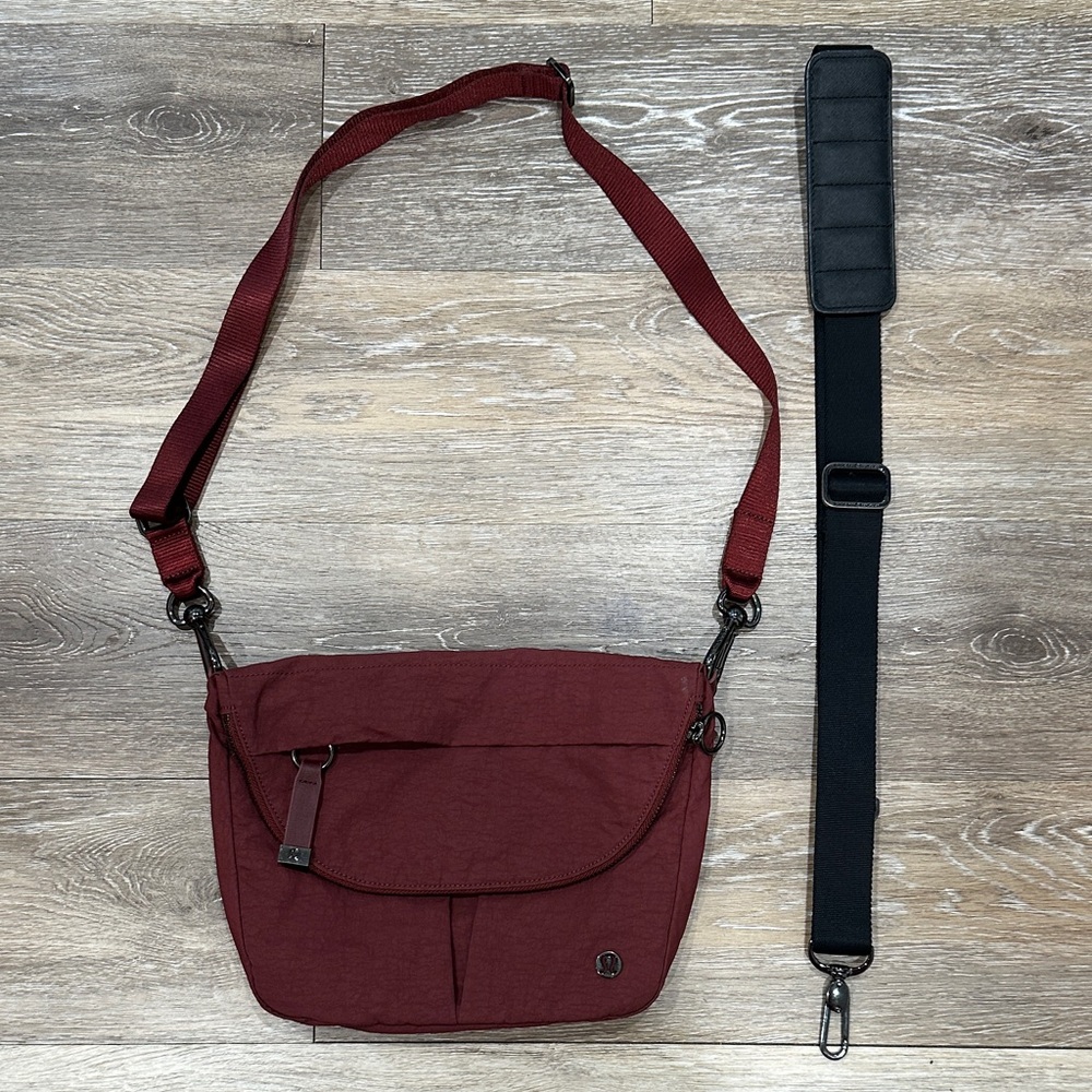 Like New! lululemon maroon All Night Festival Bag with Extra Black Strap